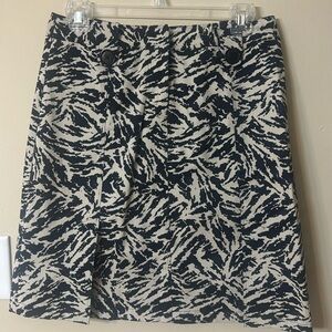 Harold’s Black and Tan Skirt with Zipper and Button Front and Pleats - Size 4